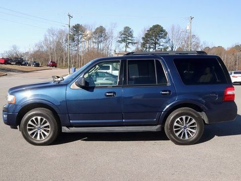 Used 2016 Ford Expedition XLT image 4