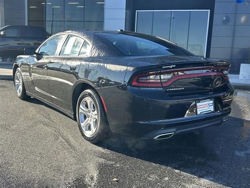 Used 2021 Dodge Charger SXT w/ Leather Interior Group image 5