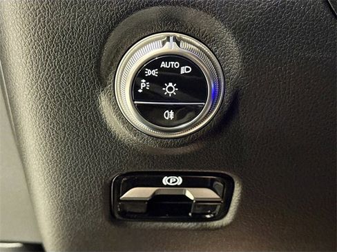 Certified 2025 Mercedes-Benz C 300 4MATIC Sedan image 10