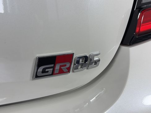 Used 2024 Toyota GR86 Premium RWD image 15