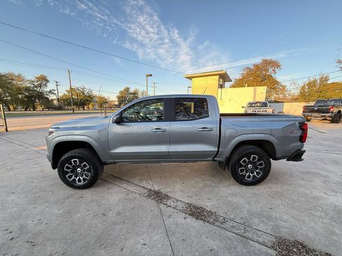 Used 2023 Chevrolet Colorado Z71 w/ Z71 Convenience Package 2 image 8