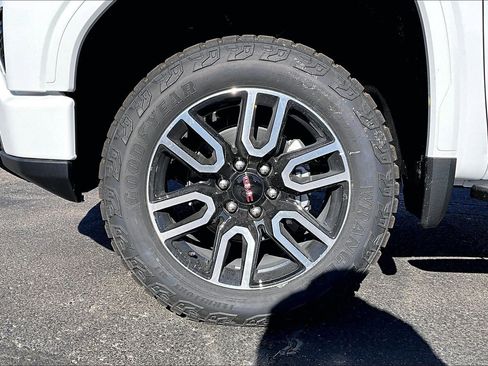New 2026 GMC Sierra 1500 AT4 w/ AT4 Premium Package image 12