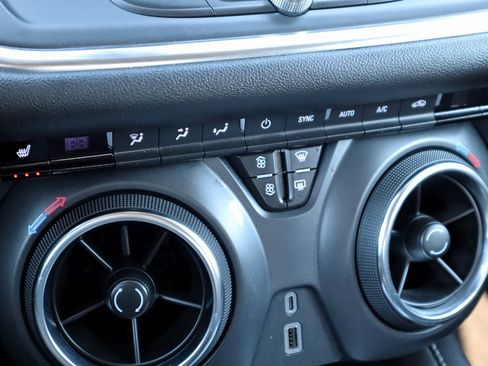 Used 2025 Chevrolet Blazer LT image 27