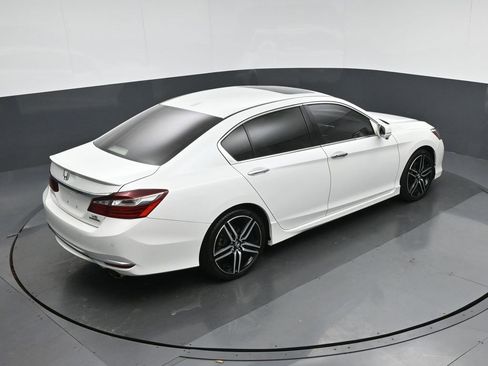 Used 2017 Honda Accord Touring image 64