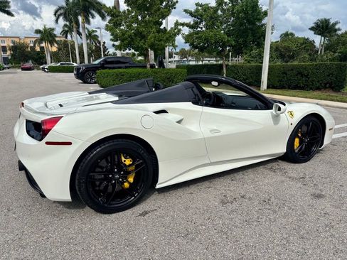 Used 2017 Ferrari 488 Spider RWD image 8