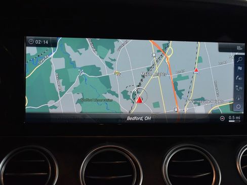 Certified 2018 Mercedes-Benz E 300 4MATIC image 9