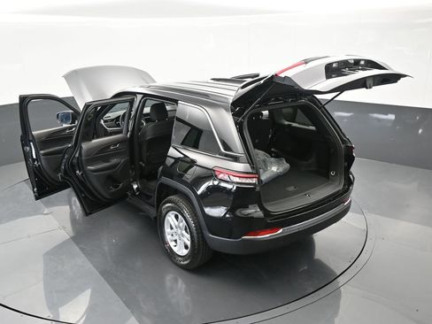 Used 2024 Jeep Grand Cherokee Laredo w/ Trailer Tow Package image 55