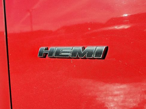 Used 2018 Dodge Challenger R/T image 6