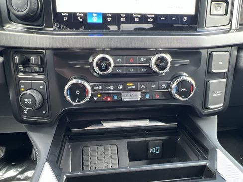 New 2026 Ford F250 Platinum w/ FX4 Off-Road Package image 21