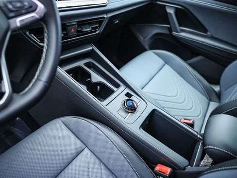 New 2026 Volkswagen Tiguan SE image 31