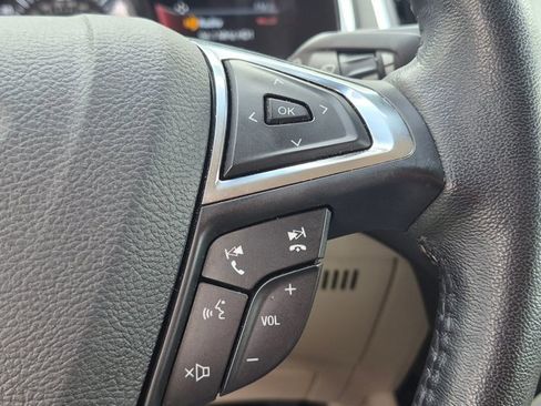 Used 2020 Ford Edge Titanium image 11