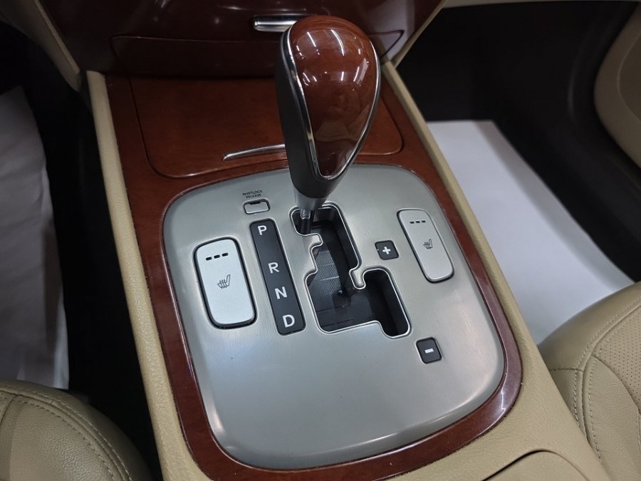 Used 2013 Hyundai Genesis 3.8 w/ Premium Pkg RWD image 21