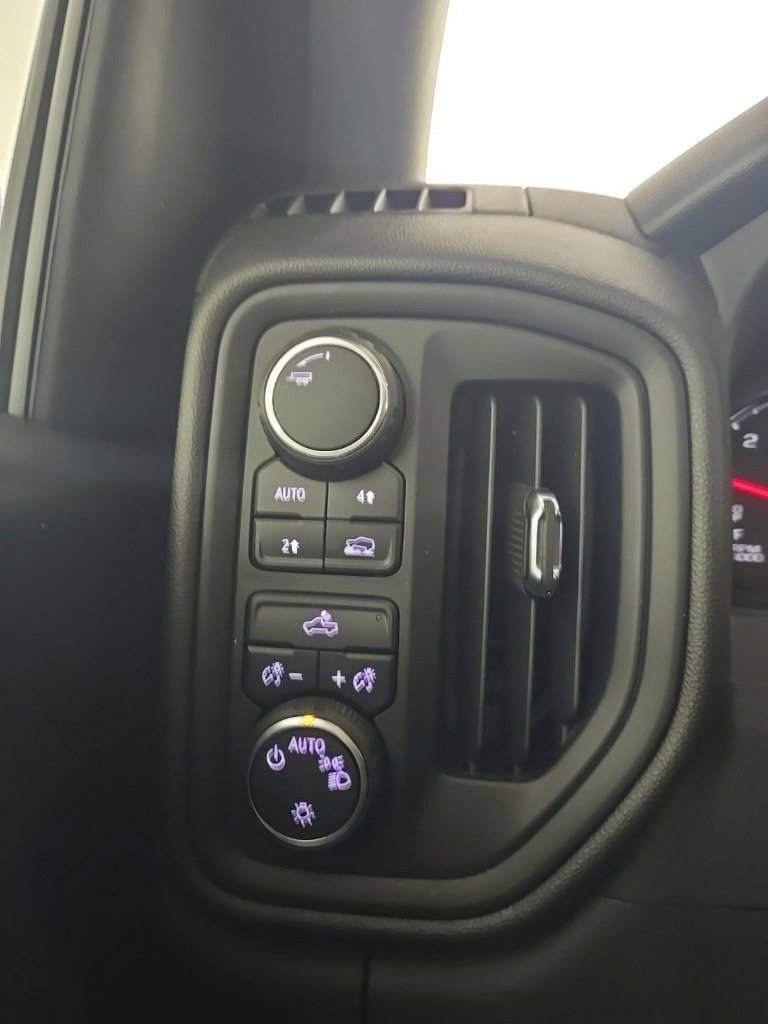 Used 2024 Chevrolet Silverado 1500 Custom AWD/4WD image 10