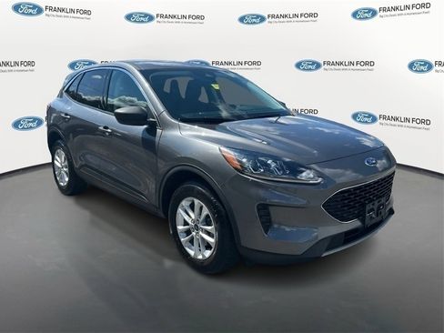 Used 2022 Ford Escape SE image 1