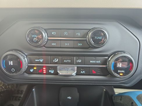 Used 2024 Ford Bronco Wildtrak image 30