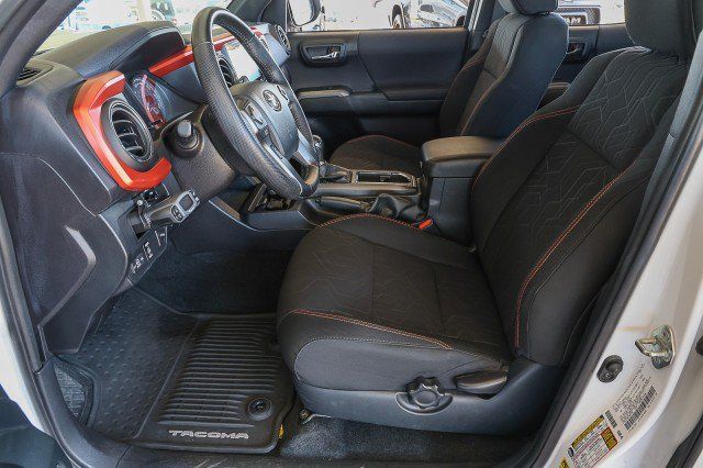 Used 2016 Toyota Tacoma TRD Sport RWD image 11