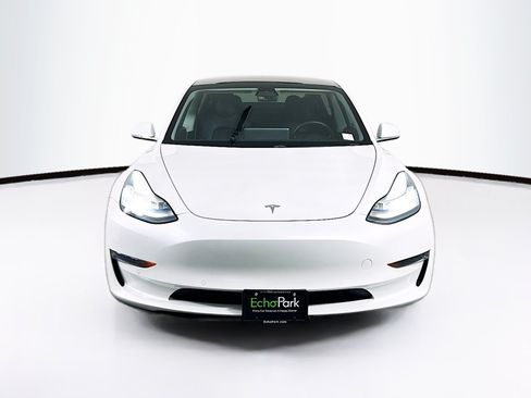 Used 2020 Tesla Model 3 Standard Range RWD image 2