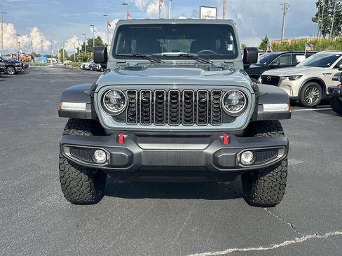 Used 2024 Jeep Wrangler Unlimited Rubicon AWD/4WD image 3