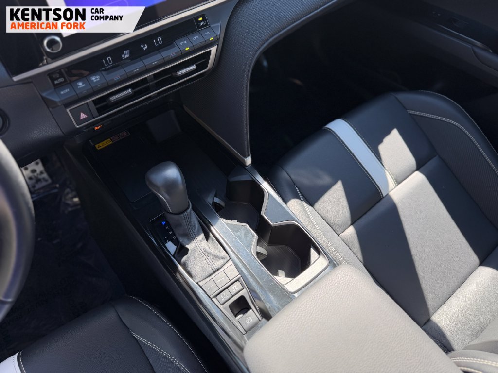 Used 2025 Toyota Camry SE FWD image 22