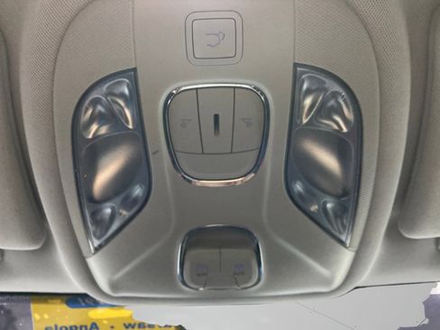 Used 2018 Jeep Compass Limited w/ Navigation Group image 18