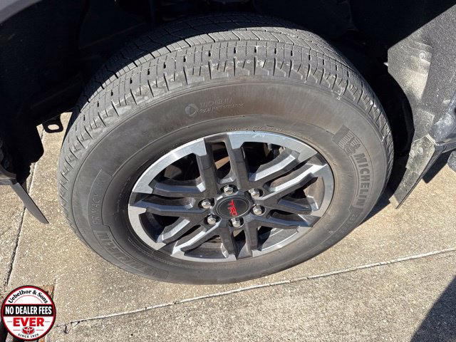 Used 2024 Toyota Tacoma TRD Sport AWD/4WD image 2