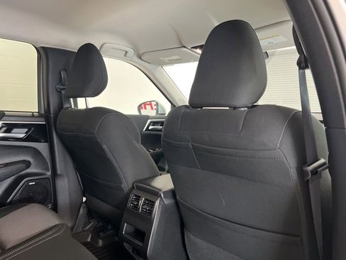 Used 2025 Mitsubishi Outlander ES AWD/4WD image 11