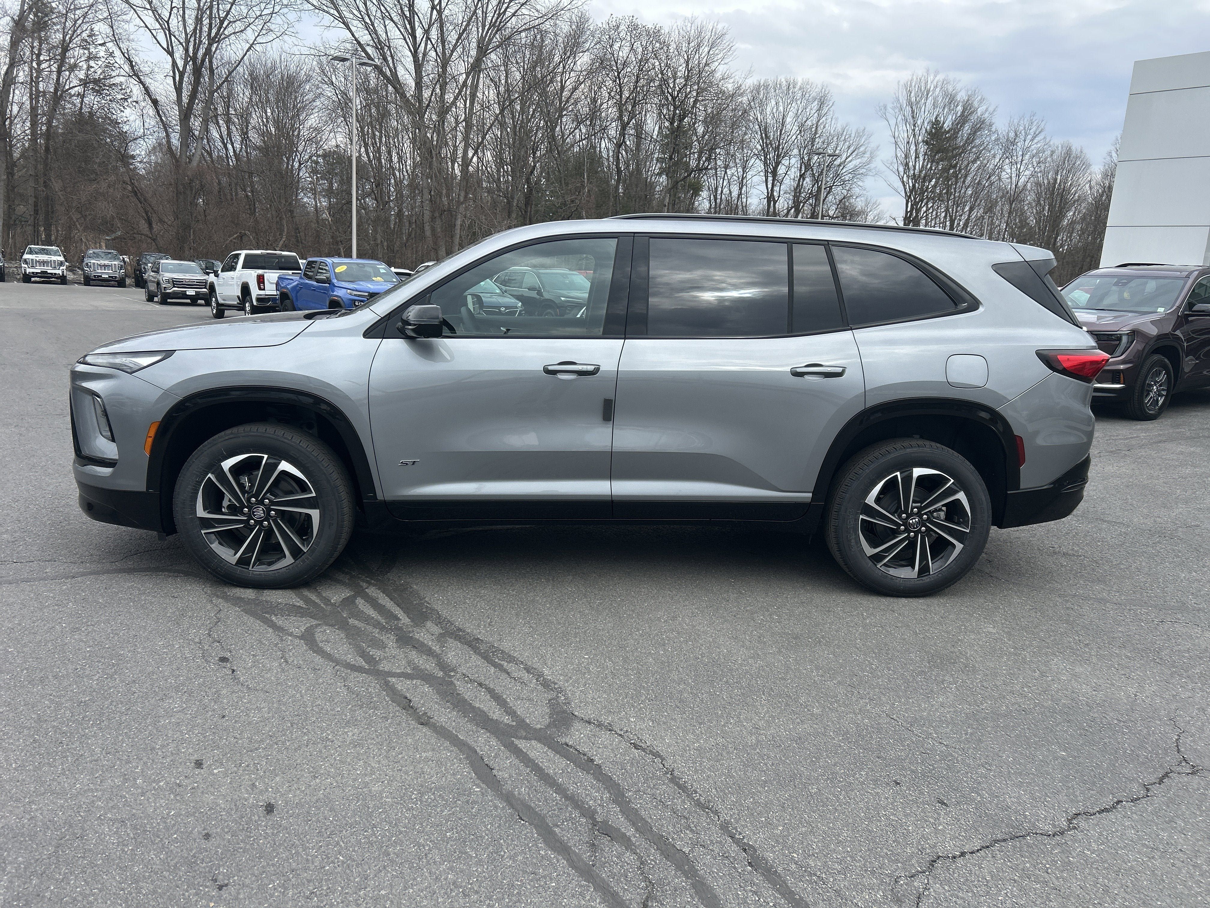 New 2026 Buick Enclave Sport Touring w/ Power Package AWD/4WD image 2