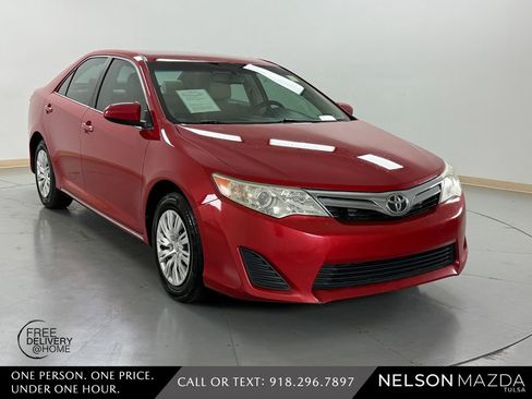 Used 2013 Toyota Camry LE FWD image 4