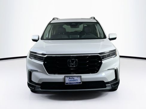 Used 2023 Honda Pilot Touring image 2