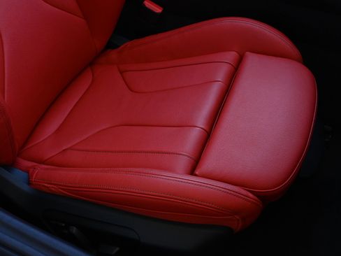 Certified 2025 BMW Z4 M40i w/ Premium Package image 30