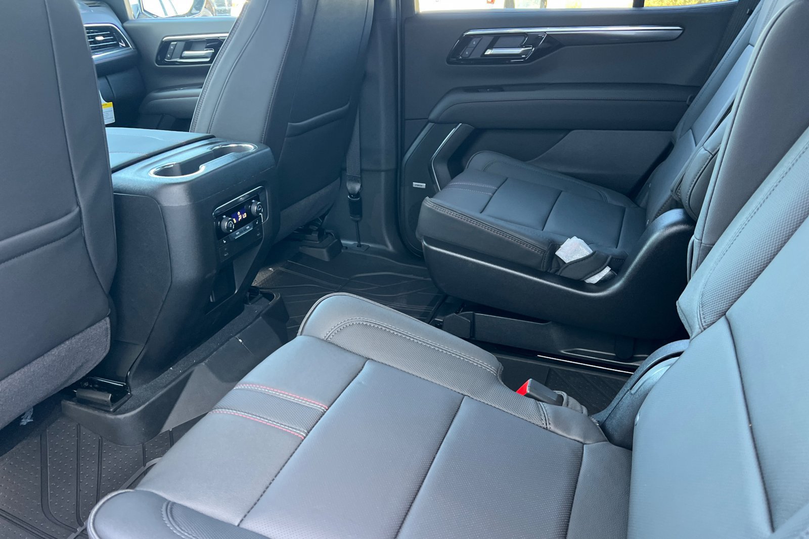 New 2027 Chevrolet Tahoe RST w/ Advanced Technology Package AWD/4WD image 9