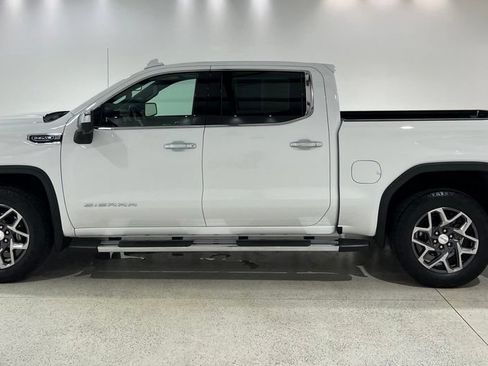 Used 2024 GMC Sierra 1500 SLT w/ SLT Premium Package AWD/4WD image 2