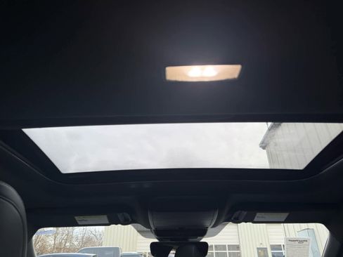 New 2026 MAZDA MAZDA3 Hatchback w/Premium Plus Pkg image 11