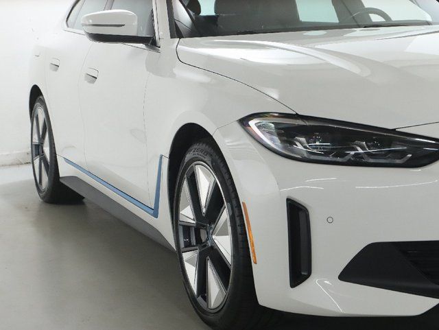 Used 2023 BMW i4 eDrive35 w/ Premium Package RWD image 10