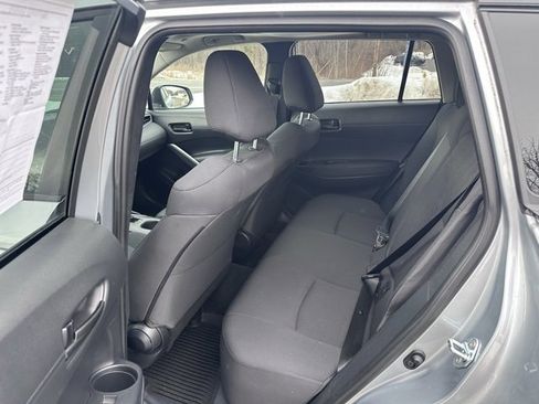 Used 2023 Toyota Corolla Cross LE w/ Moonroof Package image 11