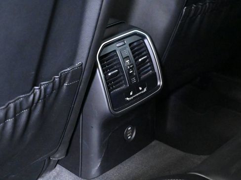 Certified 2018 Porsche Macan S AWD/4WD image 20