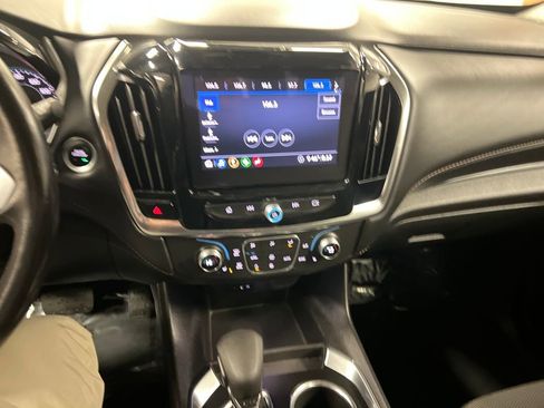 Certified 2021 Chevrolet Traverse LT image 24