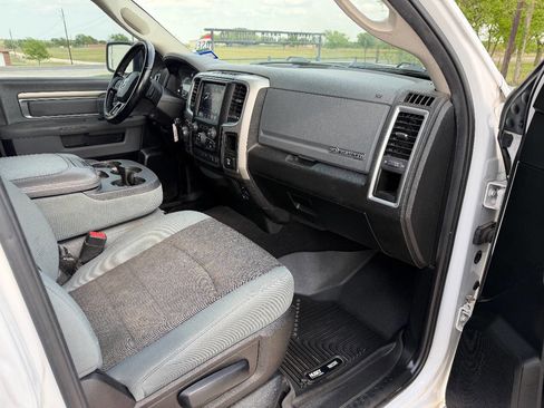 Used 2019 RAM 1500 Big Horn image 11