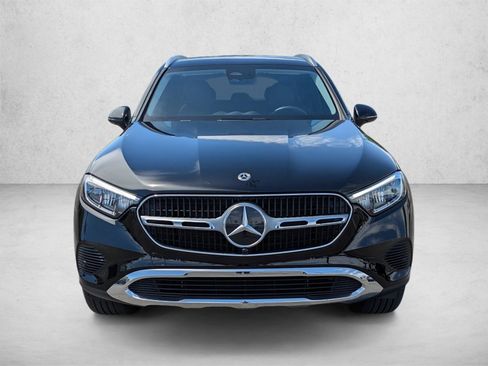 Used 2025 Mercedes-Benz GLC 350e 4MATIC image 2