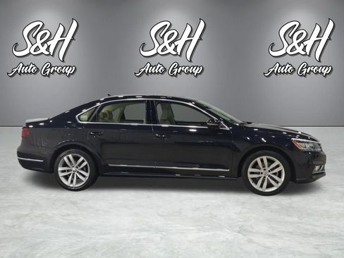 Used 2018 Volkswagen Passat 2.0T SEL Premium FWD image 19