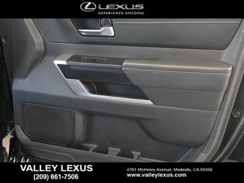 Used 2025 Toyota Tundra Platinum w/ TRD Off-Road Package AWD/4WD image 18