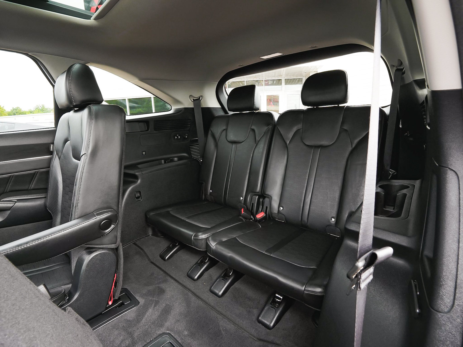 Used 2024 Kia Sorento SX AWD/4WD image 36