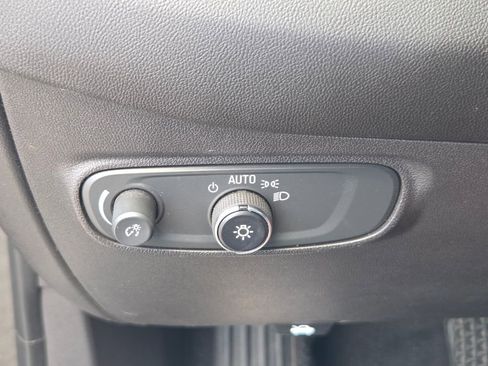 Certified 2020 Chevrolet Equinox LS FWD image 25