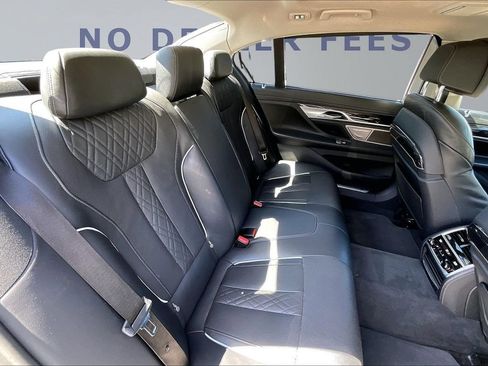 Used 2022 BMW 750i xDrive w/ Executive Package AWD/4WD image 25