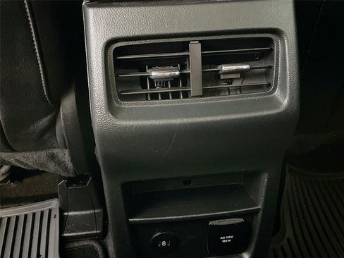 Used 2023 Ford Edge Titanium image 28