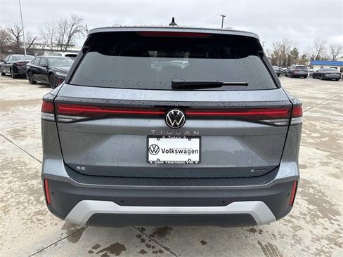 New 2026 Volkswagen Tiguan SE image 3