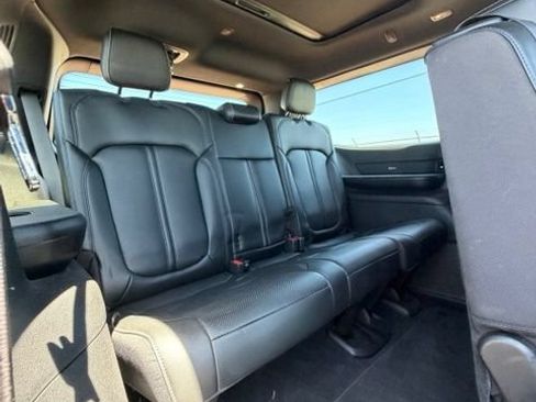 Used 2022 Jeep Wagoneer Series I w/ Convenience Group I AWD/4WD image 12