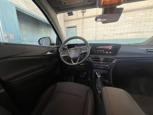 Used 2025 Buick Encore GX Preferred image 34