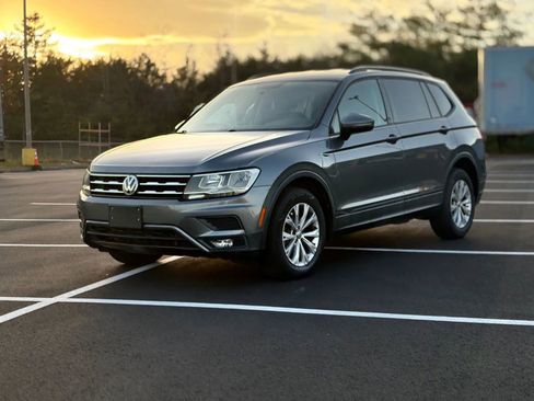 Used 2018 Volkswagen Tiguan S image 1