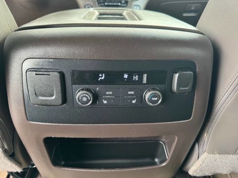 Used 2019 GMC Yukon XL Denali image 35